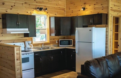 Kenora Cabin | Bass Bay Cabin - Lakewood Park Cabins