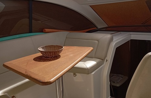 Bas du Fort Boat Rental | Bateau a Quai Entièrement Climatisé au Centre de L'île de la Guadeloupe