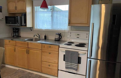 Courtenay Condo | Bates Beach Escape