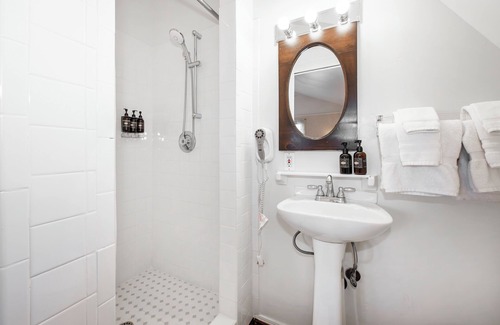 Oak Park Bed & Breakfast | Bath Street Inn B & B, Santa Barbara