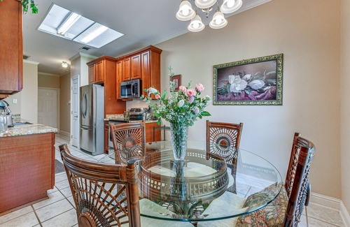 Broadmoor House | Baton Rouge Retreat w/Patio, Grill & Fire Pit!