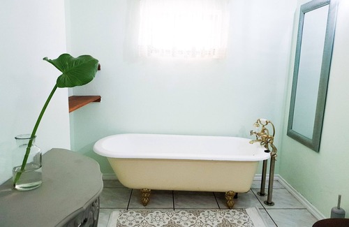 Potchefstroom Bed & Breakfast | Bauhenia Guesthouse