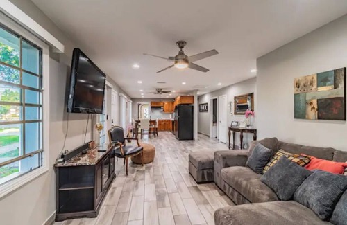 Bay Crest Park House | Bay Breeze Retreat +15 minutes from central TPA