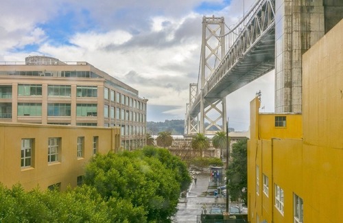 Rincon Hill Apartment | Bay bridge sunrise views - 2 bedroom condo