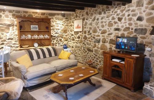 Busserolles House | Bay Cottage Gite, Busserolles.