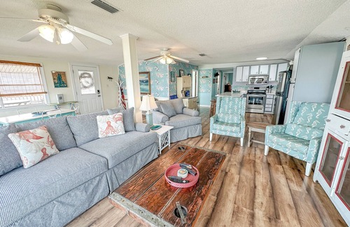 Royal Lagoons House | Bay Front home in protected cove