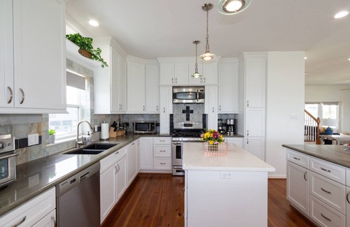 El Lago House | Bay Front Water Views & Fishing Pier|Huge Deck|View of Kemah Boardwalk|Close to Beach & NASA|WiFi