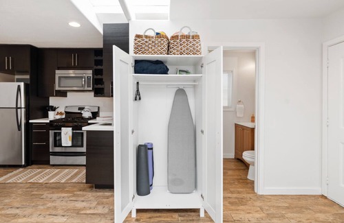 Crown Point Cottage | Bay/Ocean Paradise with AC and Private Patio