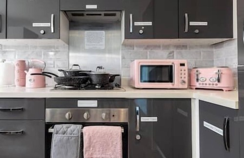 Northampton Apartment | Bay of Reflection at The Voyager