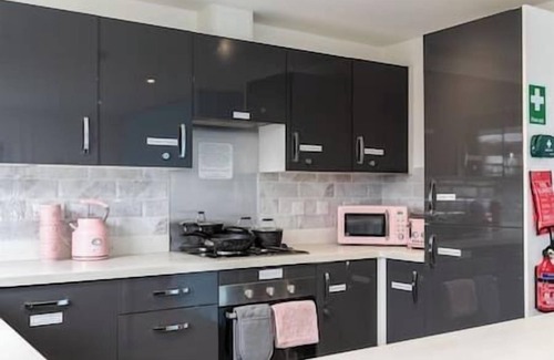 Northampton Apartment | Bay of Reflection at The Voyager