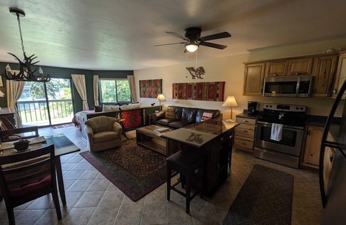 Bigfork Apartment | Bay View Luxury Studio