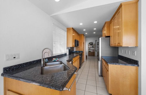 Bay Ho House | Bay Views, Movie Theater, Fire Pit & Kids Room!