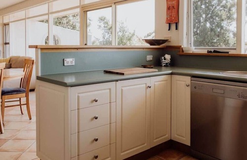St Helens House | Bay Views with Swimming Pool