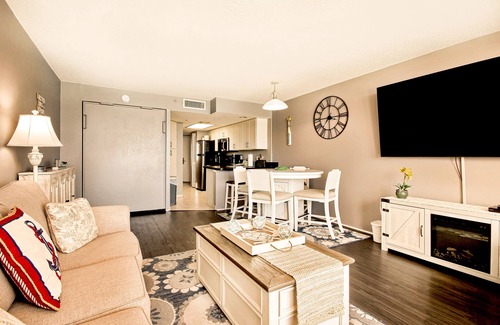 Crescent Beach Hotel | Bay Watch Resort & Conference Center