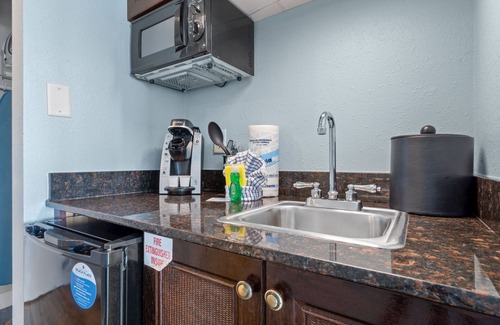 Miramar Beach Condo | "Bay-Watching" Sandestin #6881 Studio Sleeps 4