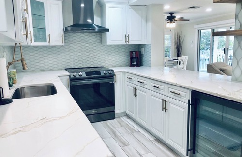 St. Pete Beach Condo | Bayfront Beauty - Spacious 2/2 Condo Across From The Beach