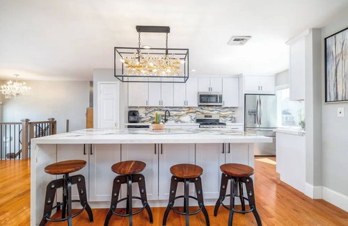 Baldwin Harbor House | Bayfront Brand New Reno with Hot Tub, Pool & Beach