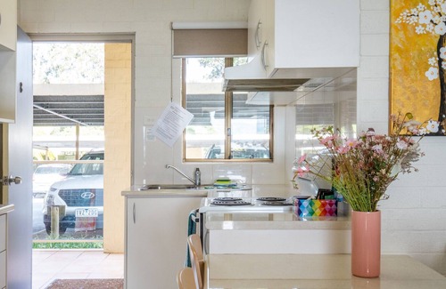 Batehaven Apartment | Bayfront Getaway Unit with Stunning Views