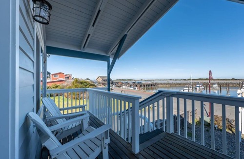 Bandon House | Bayfront Queen | Bandon Marina Inn