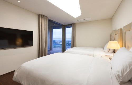 Jungmun Hotel | Bayhill Pool & Villa