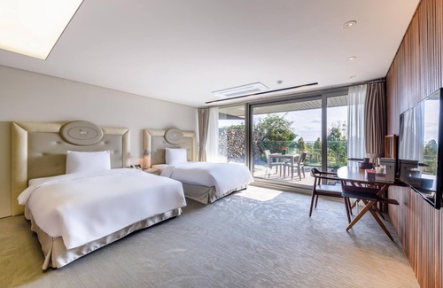 Jungmun Hotel | Bayhill Pool & Villa