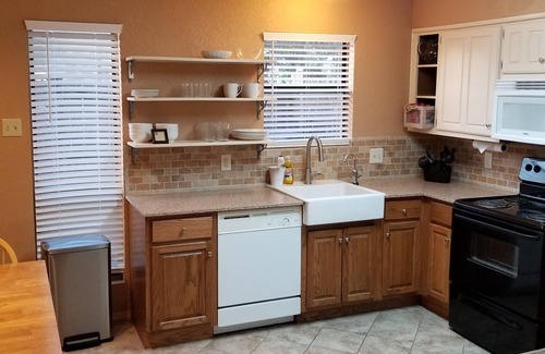 Waco Condo | Baylor Bubble Stay Awhile - Gated Condo