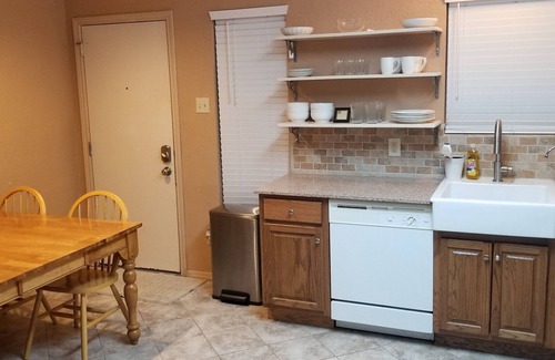 Waco Condo | Baylor Bubble Stay Awhile - Gated Condo