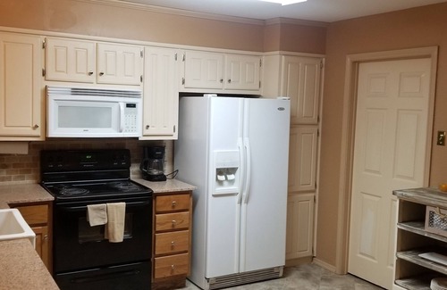 Waco Condo | Baylor Bubble Stay Awhile - Gated Condo