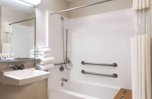 Columbus Hotel | Baymont by Wyndham Columbus/Rickenbacker