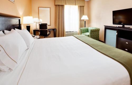 East Windsor Hotel | Baymont by Wyndham East Windsor Bradley Airport