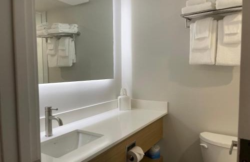 Gold River Hotel | Baymont by Wyndham Gold River