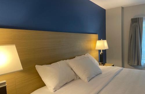 Gold River Hotel | Baymont by Wyndham Gold River