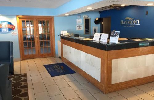 Harvard Hotel | Baymont by Wyndham Harvard