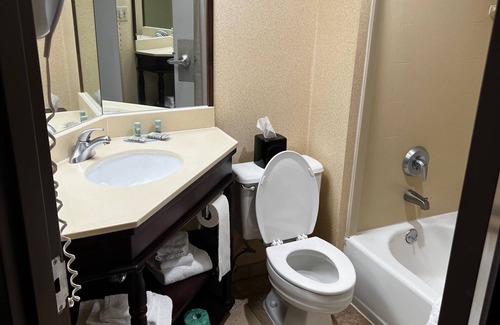 Monroe Hotel | Baymont by Wyndham Monroe Ohio