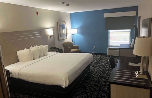 Monroe Hotel | Baymont by Wyndham Monroe Ohio