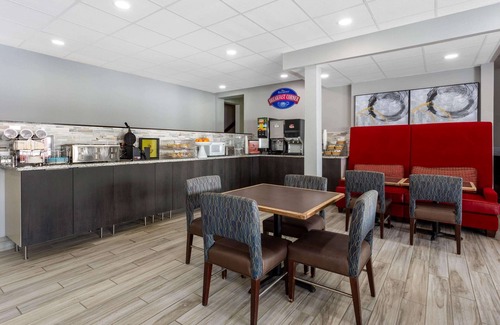 Rochester Hotel | Baymont by Wyndham Rochester Mayo Clinic Area