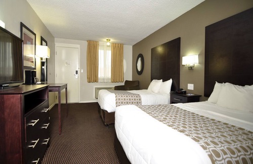 Sandusky Hotel | Baymont by Wyndham Sandusky