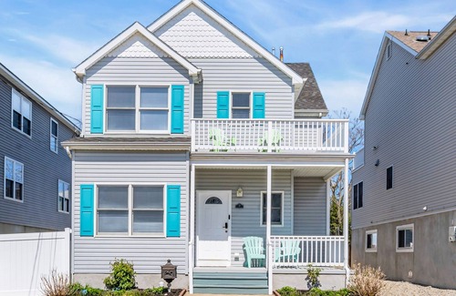 Keansburg House | Bayshore Family Retreat