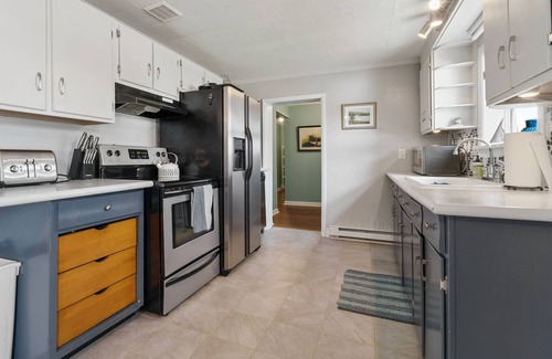 Rock Hall House | Bayside Cottage steps from Rock Hall Harbor