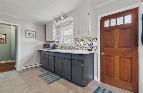 Rock Hall House | Bayside Cottage steps from Rock Hall Harbor