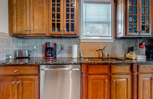 Sun Ridge Condo | Bayside Resort condo near the beach with shared pools & fast WiFi - dog-friendly