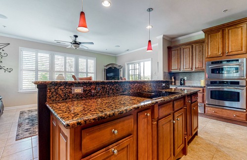 Sun Ridge Condo | Bayside Resort condo near the beach with shared pools & fast WiFi - dog-friendly