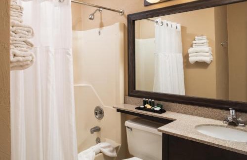 West Yarmouth Hotel | Bayside Resort Hotel