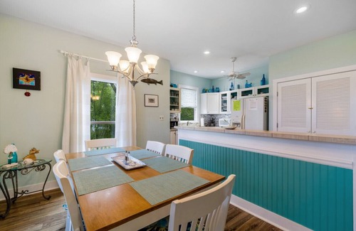 Cedar Key House | Bayside Sunset View w/Boat Parking