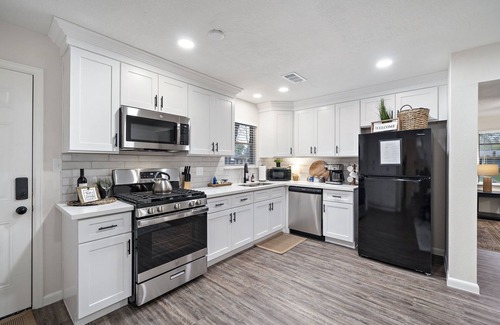 Baytown House | Baytown Family Oasis: Large Private Yard