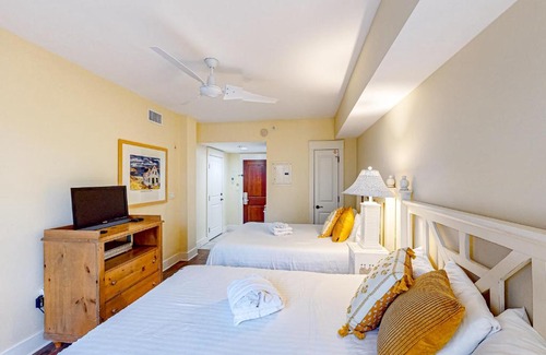 Baytowne Wharf Hotel | Baytowne Wharf - Pilot House #328