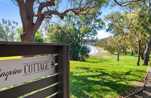 Soldiers Point Cottage | Bayview Cottage - Tranquil beachfront break