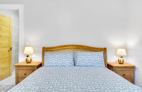 Downings Apartment | BayView Lodge 3-Bedroom Sea View Apartment