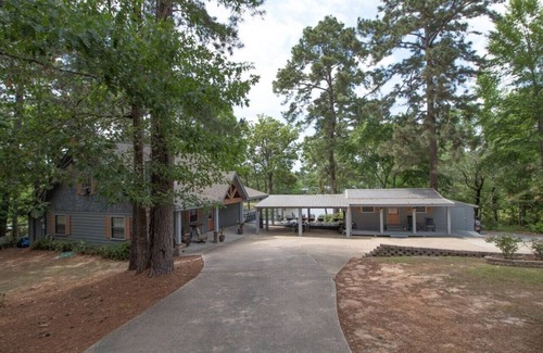 Negreet House | Bayview Lodge .