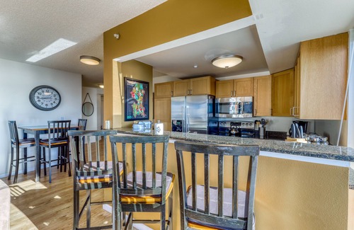 Downtown Seattle Condo | Bayview suite w/great views, walk score of 100 & shared indoor pool & hot tub